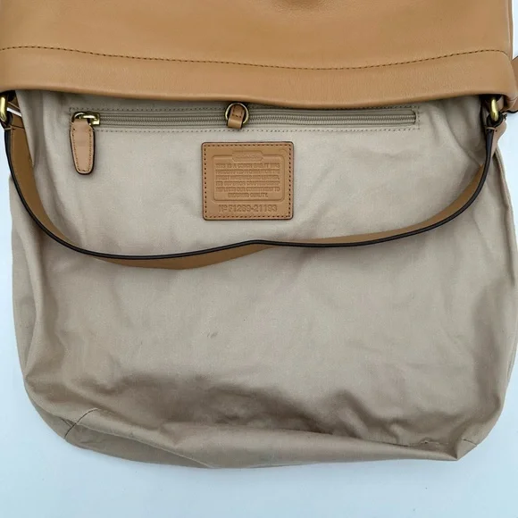 Coach 21193 Legacy Archive Leather Bucket Bag - Picture 4 of 12